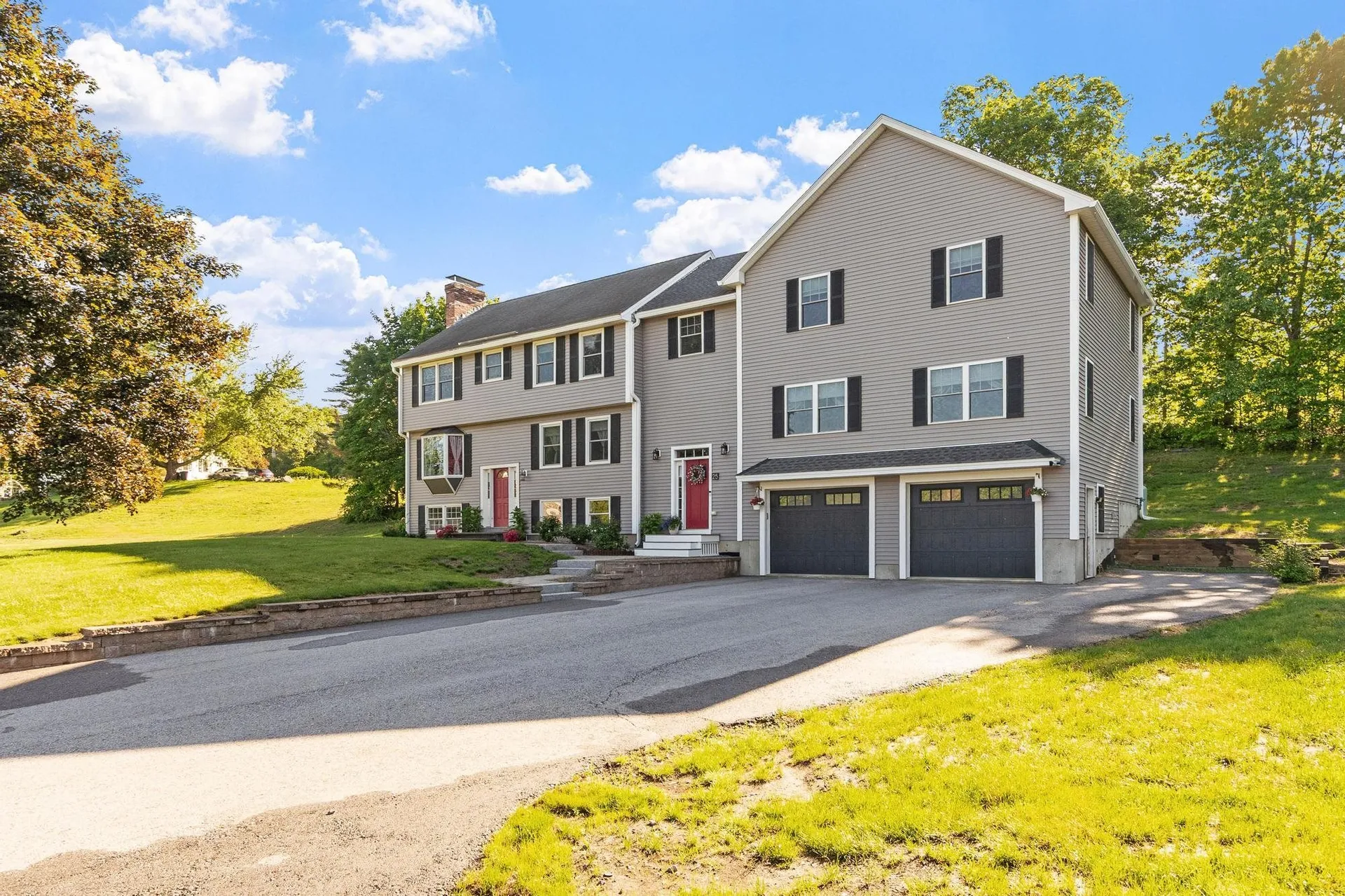 25 Riverview Circle Litchfield NH 03052