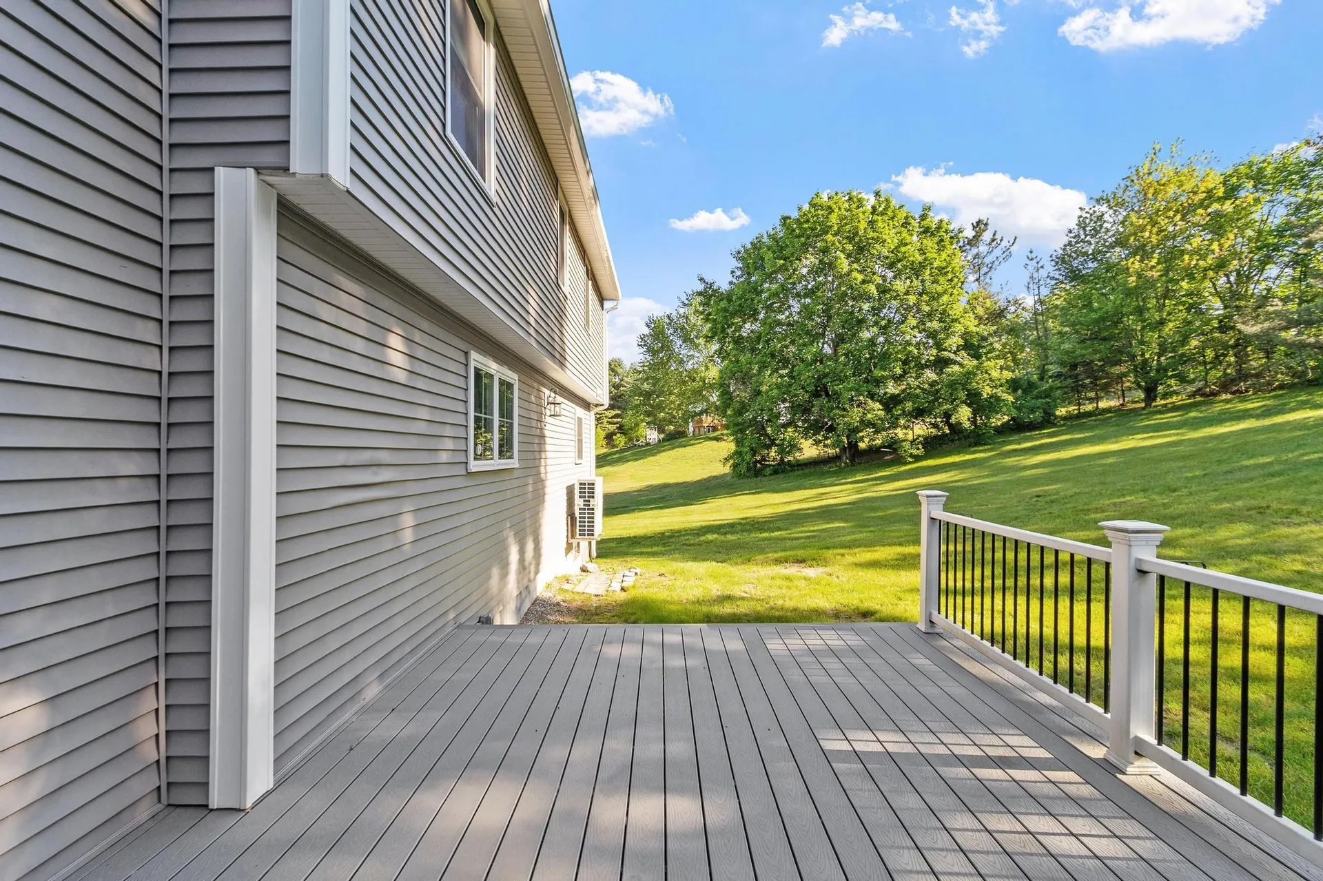 25 Riverview Circle Litchfield NH 03052
