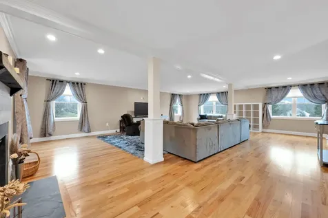 25 Riverview Circle Litchfield NH 03052