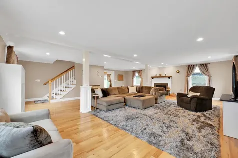 25 Riverview Circle Litchfield NH 03052