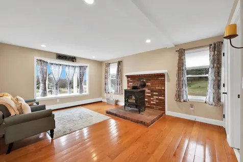 25 Riverview Circle Litchfield NH 03052