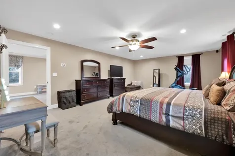 25 Riverview Circle Litchfield NH 03052