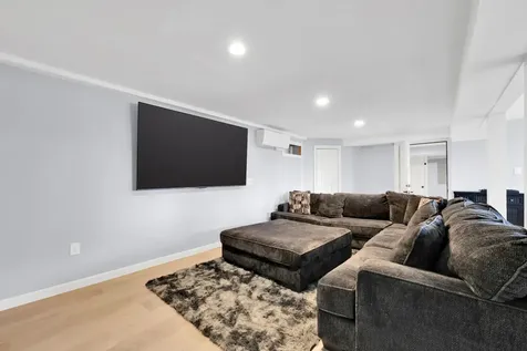 25 Riverview Circle Litchfield NH 03052