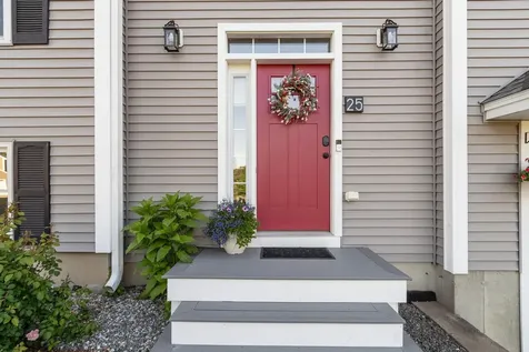 25 Riverview Circle Litchfield NH 03052