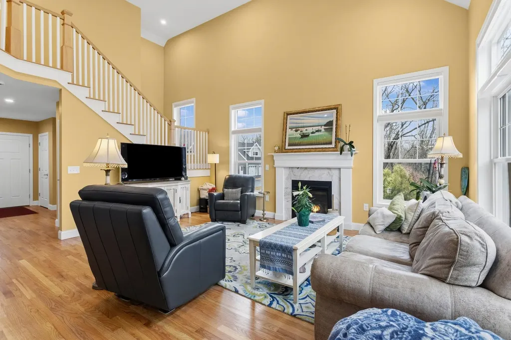 33 Sable Way Manchester NH 03102