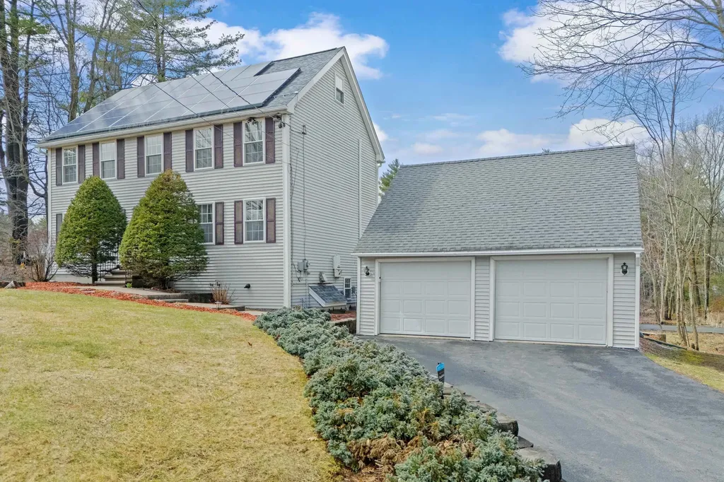 3 Kendall Pond Road Derry NH 03038