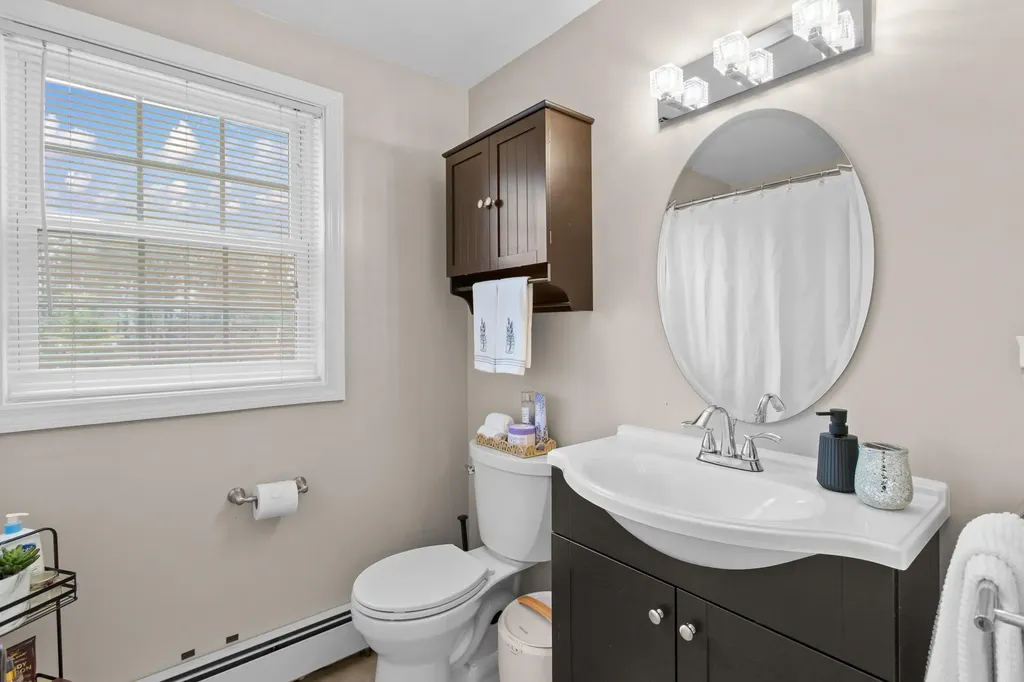 3 Kendall Pond Road Derry NH 03038