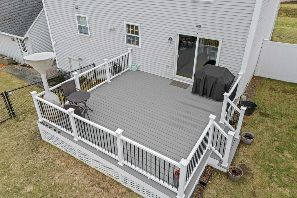3 Kendall Pond Road Derry NH 03038