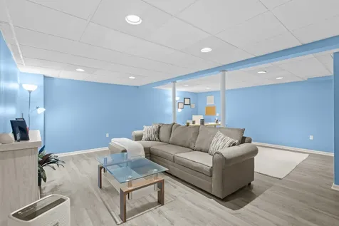 3 Kendall Pond Road Derry NH 03038