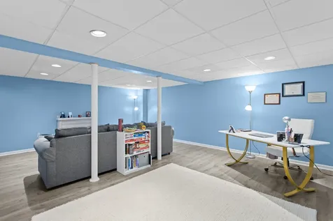 3 Kendall Pond Road Derry NH 03038