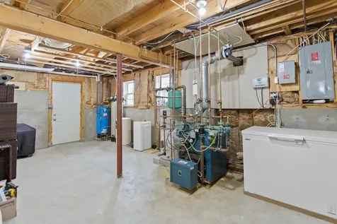 3 Kendall Pond Road Derry NH 03038