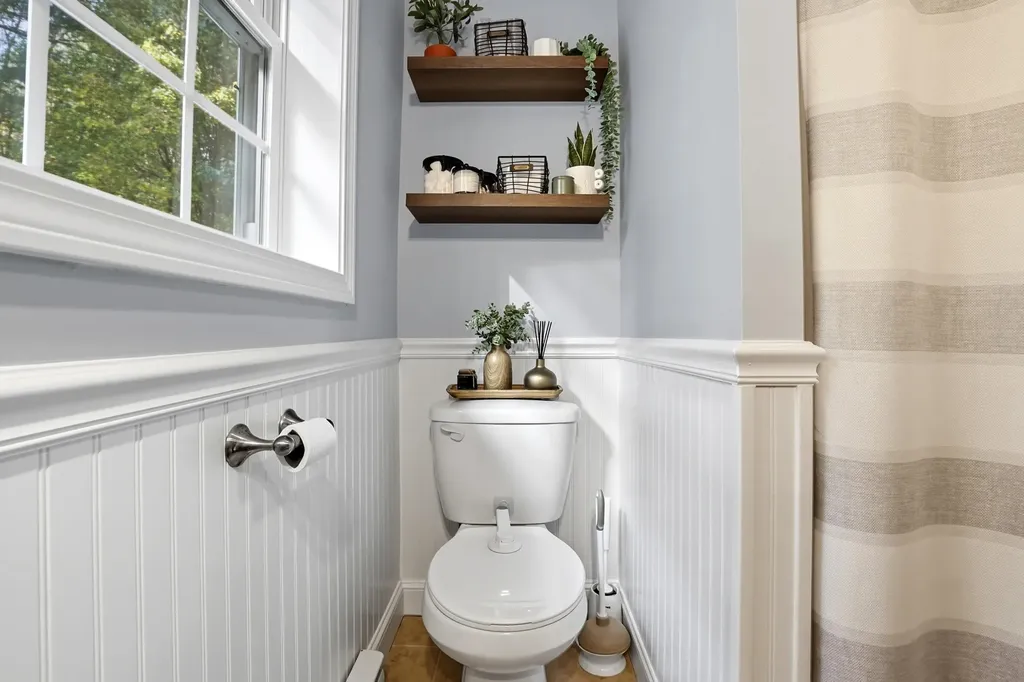 13 Juanita Avenue Raymond NH 03077