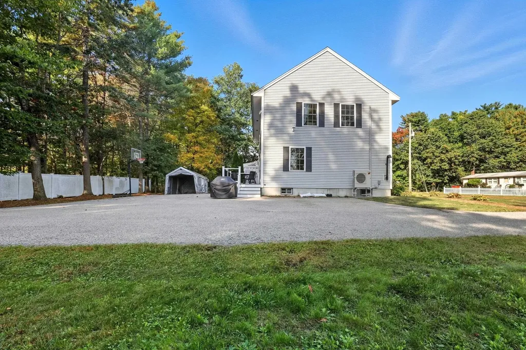 13 Juanita Avenue Raymond NH 03077