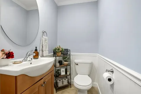 13 Juanita Avenue Raymond NH 03077