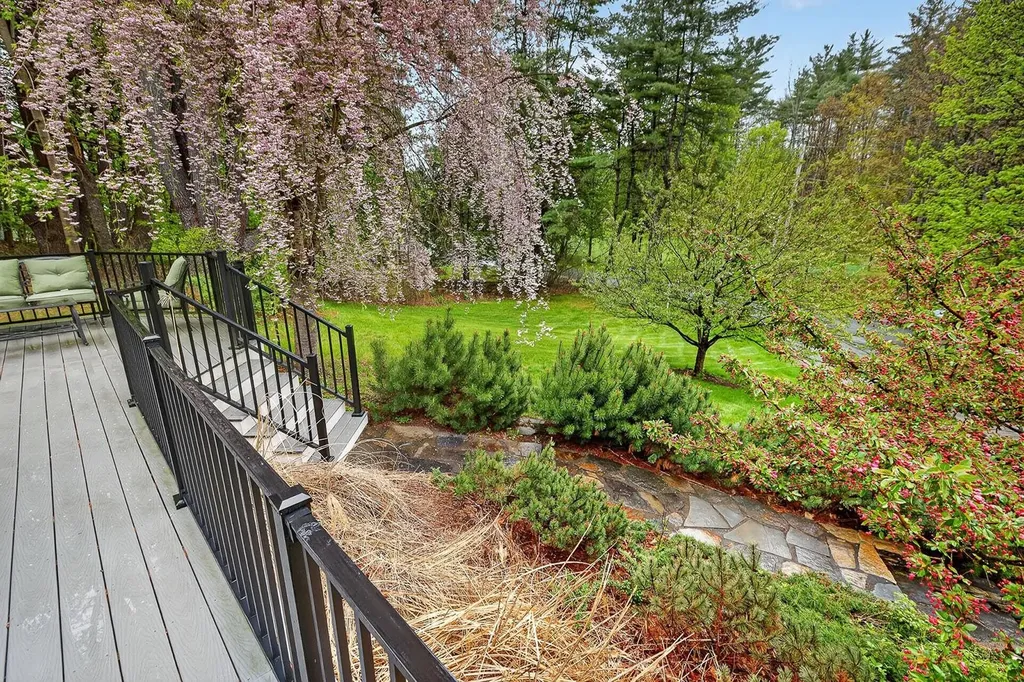 9 Wyeth Road Hanover NH 03755
