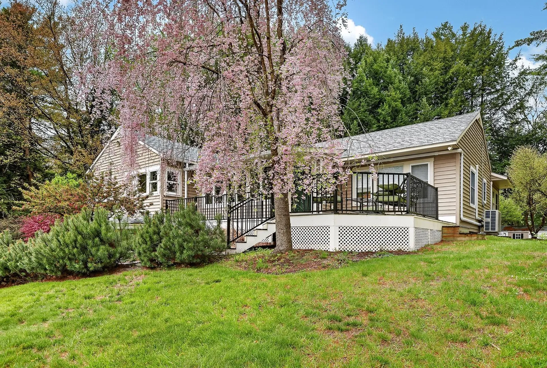 9 Wyeth Road Hanover NH 03755