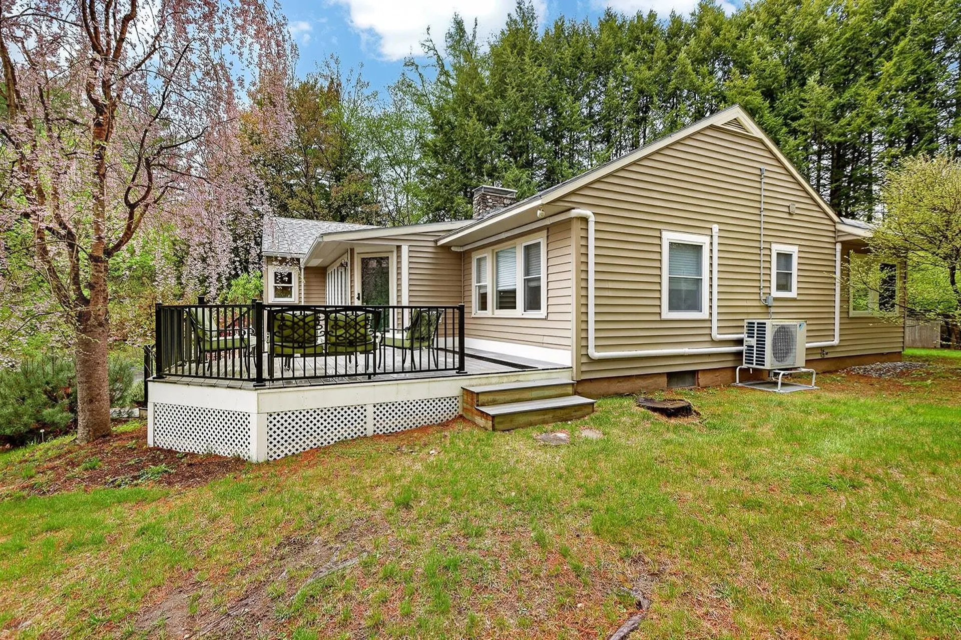 9 Wyeth Road Hanover NH 03755