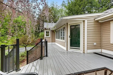 9 Wyeth Road Hanover NH 03755