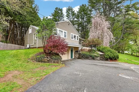 9 Wyeth Road Hanover NH 03755