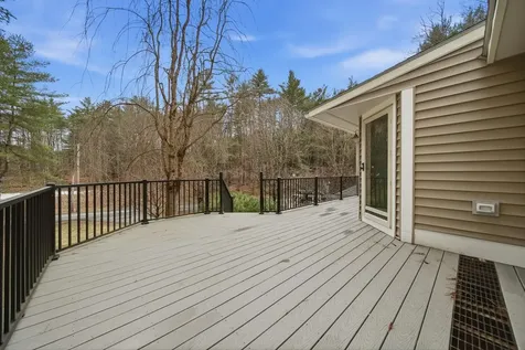 9 Wyeth Road Hanover NH 03755