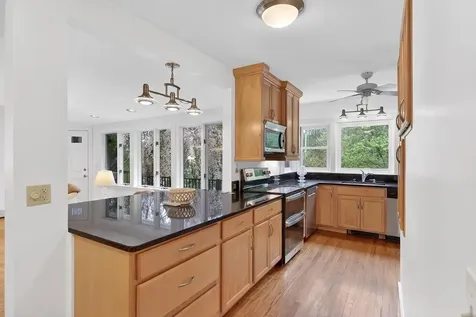 9 Wyeth Road Hanover NH 03755