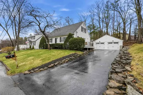 8 Oakdale Avenue Nashua NH 03062