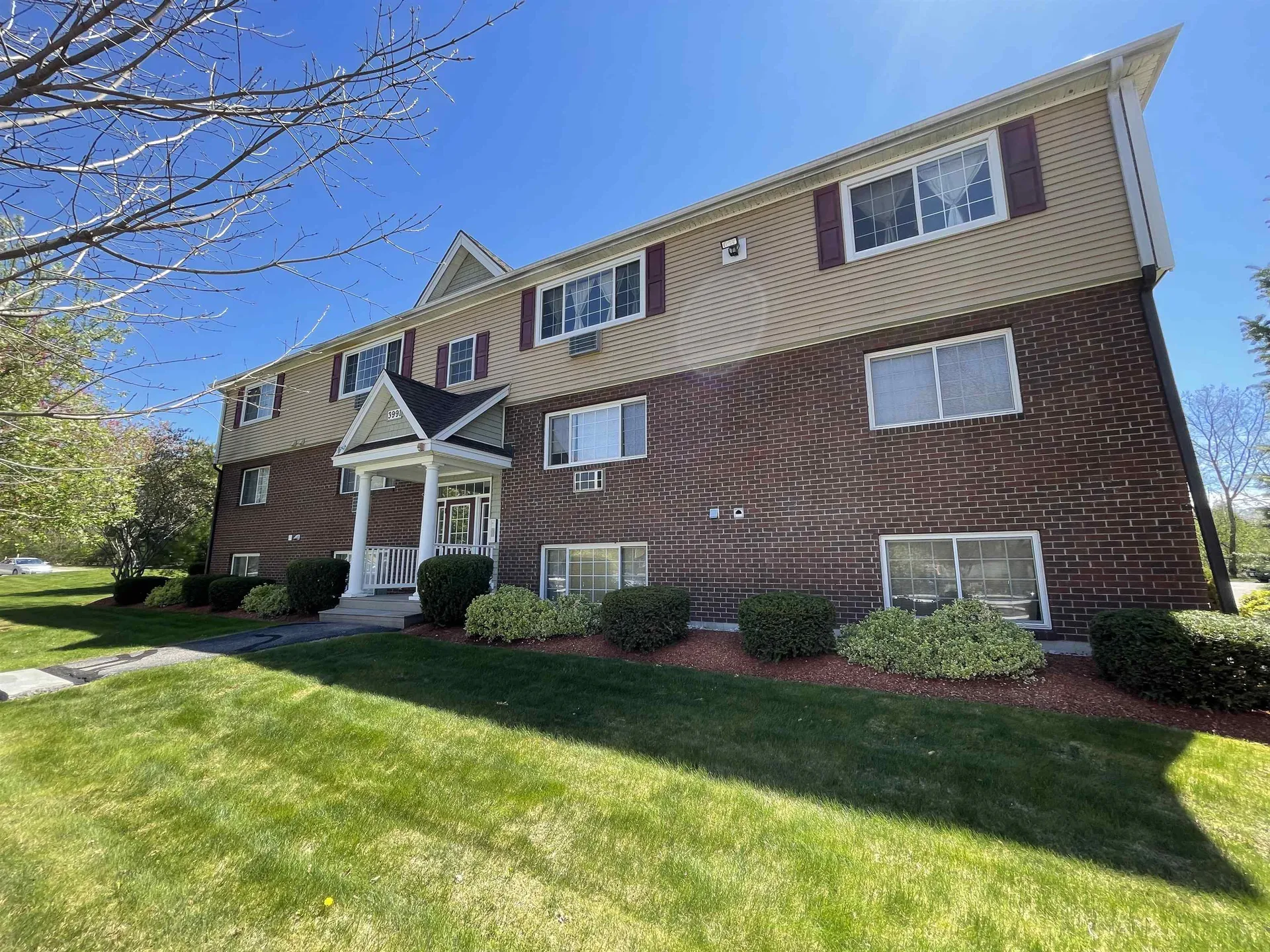 3991 Old Brown Avenue Manchester NH 03103