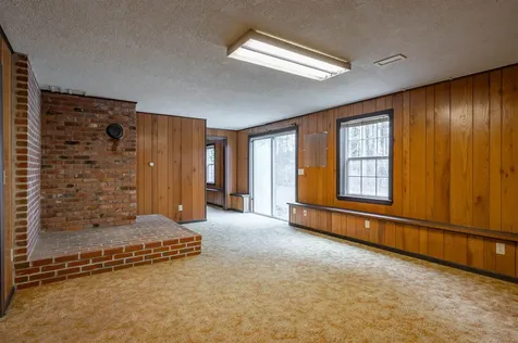 98 Oak Street Milford NH 03055