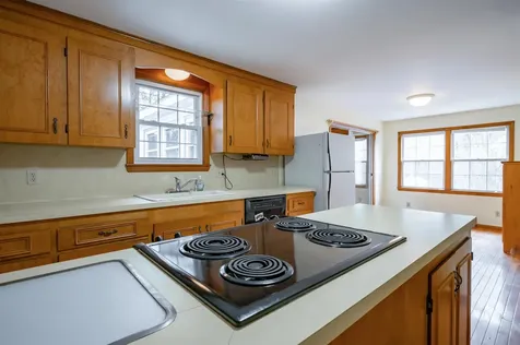 98 Oak Street Milford NH 03055