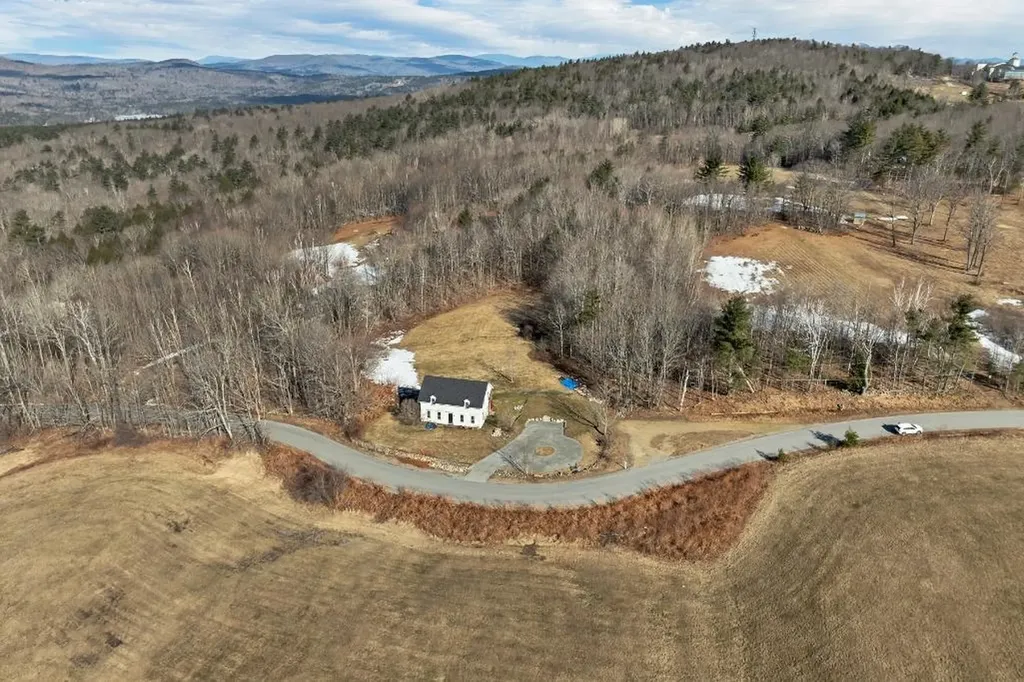 68 Taylor Road Sanbornton NH 03269