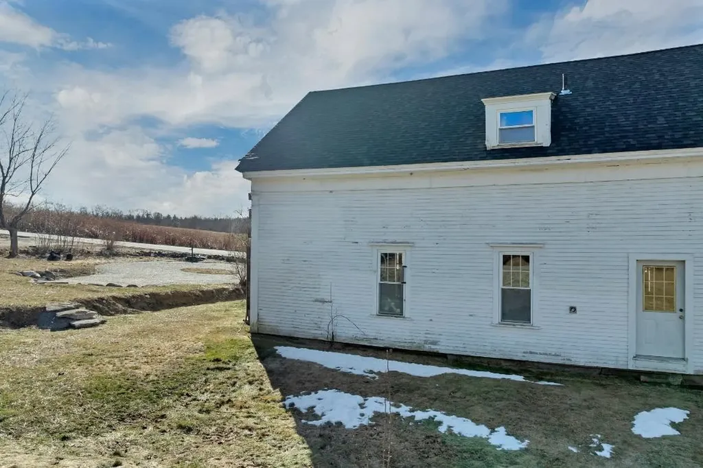 68 Taylor Road Sanbornton NH 03269