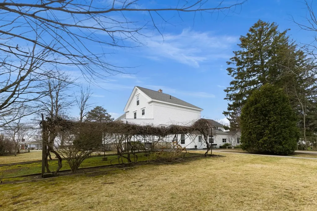159 Woodbury Avenue Portsmouth NH 03801