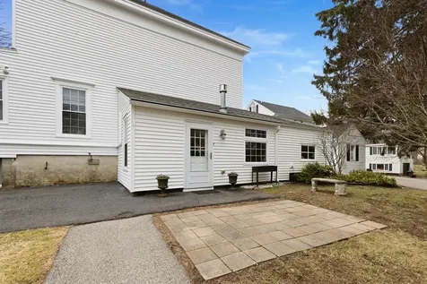 159 Woodbury Avenue Portsmouth NH 03801