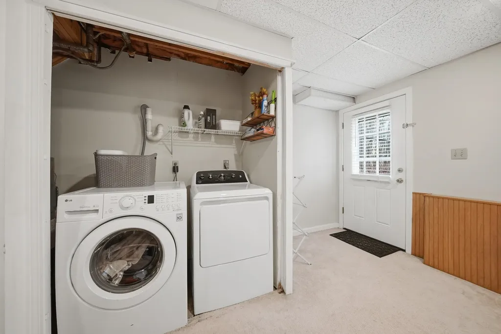 8 Lincoln Drive Hooksett NH 03106