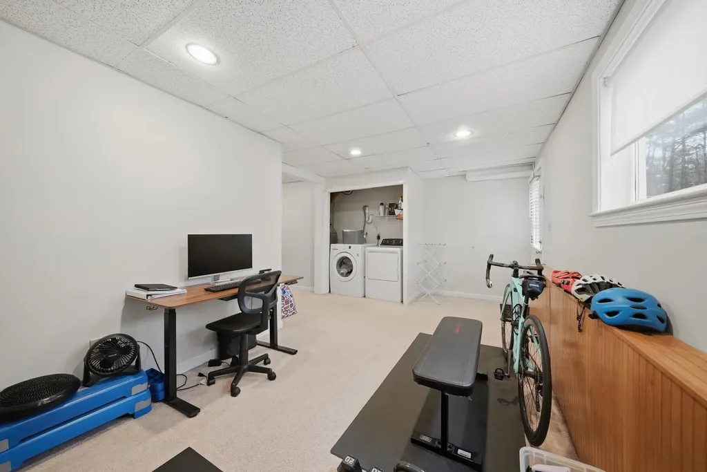 8 Lincoln Drive Hooksett NH 03106