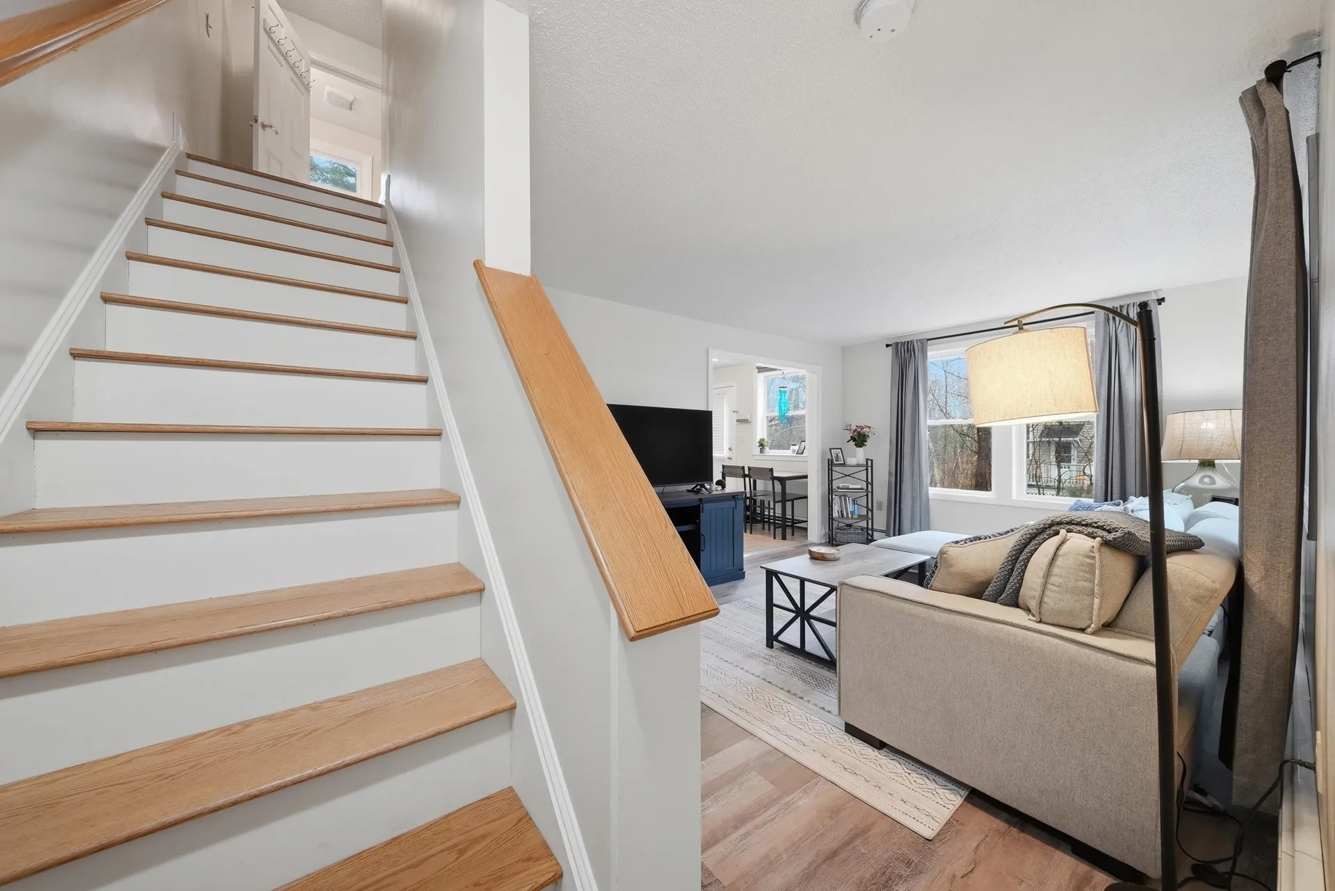8 Lincoln Drive Hooksett NH 03106