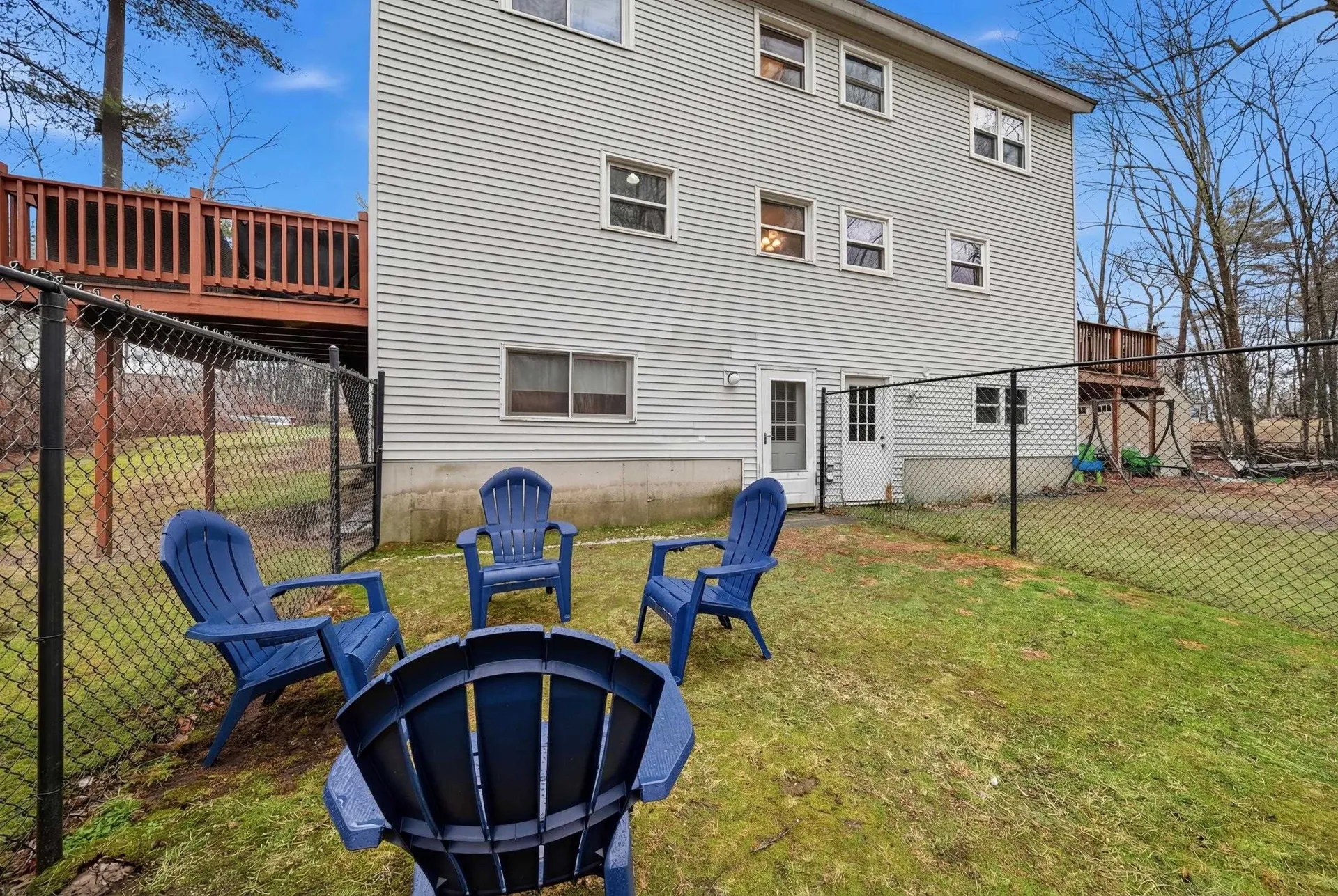 8 Lincoln Drive Hooksett NH 03106