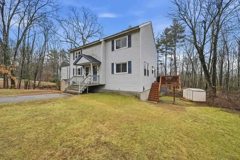 8 Lincoln Drive Hooksett NH 03106