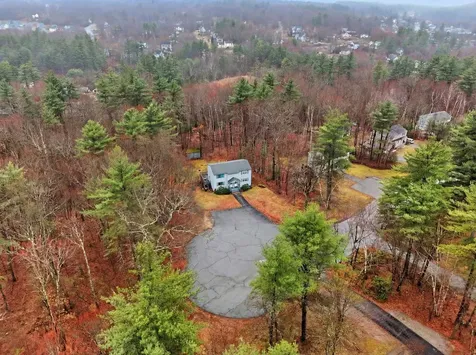 8 Lincoln Drive Hooksett NH 03106