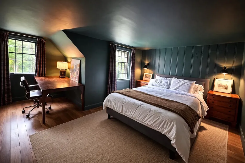 11 Strawberry Hill Brattleboro VT 05301