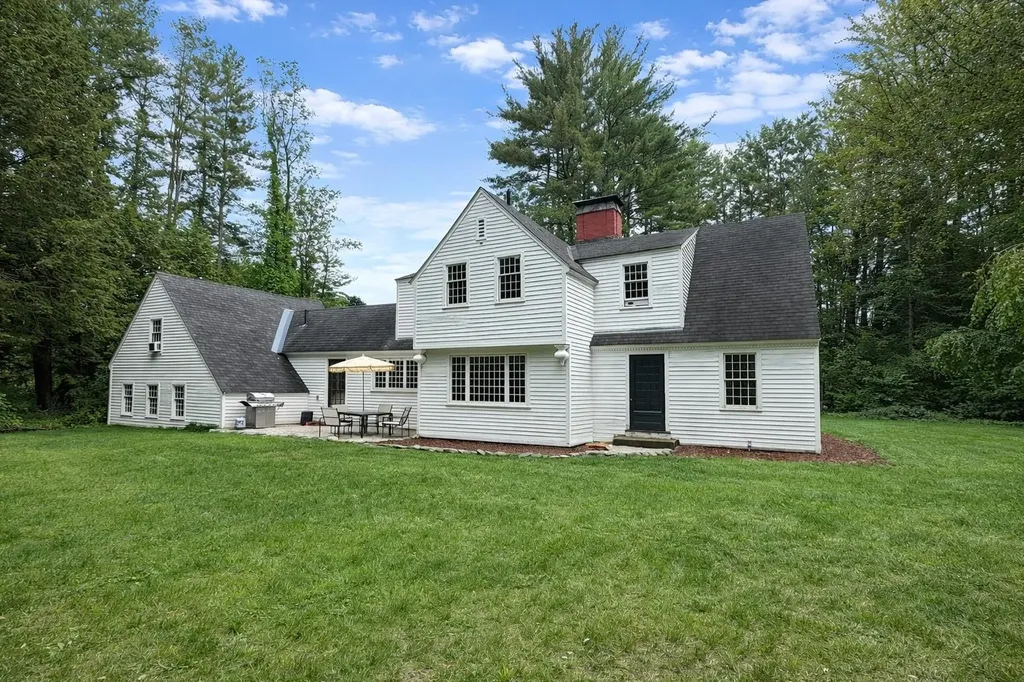 11 Strawberry Hill Brattleboro VT 05301