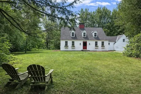 11 Strawberry Hill Brattleboro VT 05301