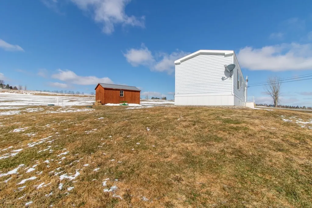 1501 Searles Road Newport Town VT 05857