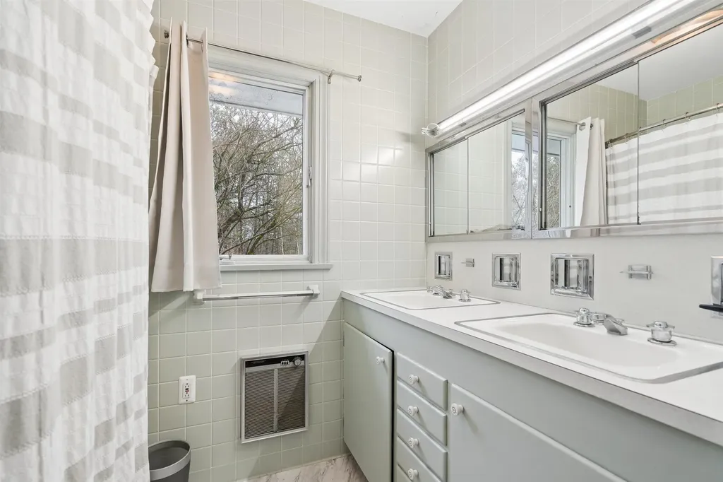 227 Garey Road Thetford VT 05043