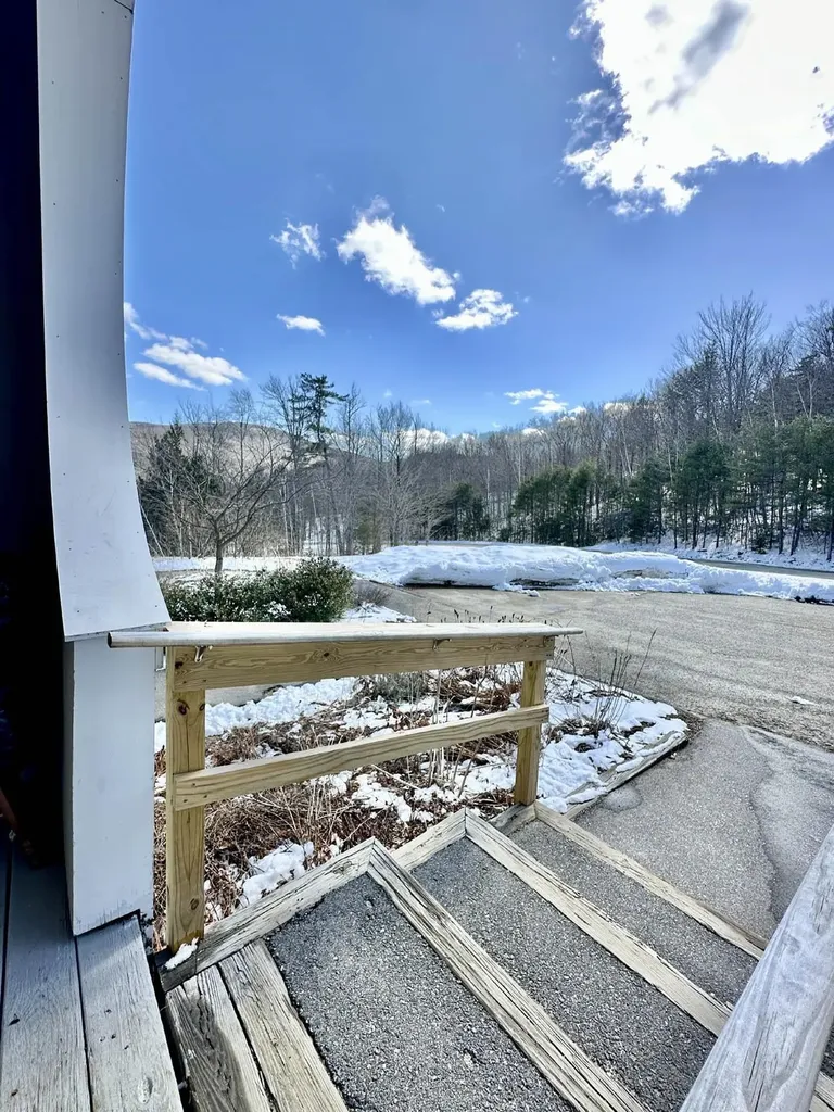 64 Davis Road Plymouth NH 03264