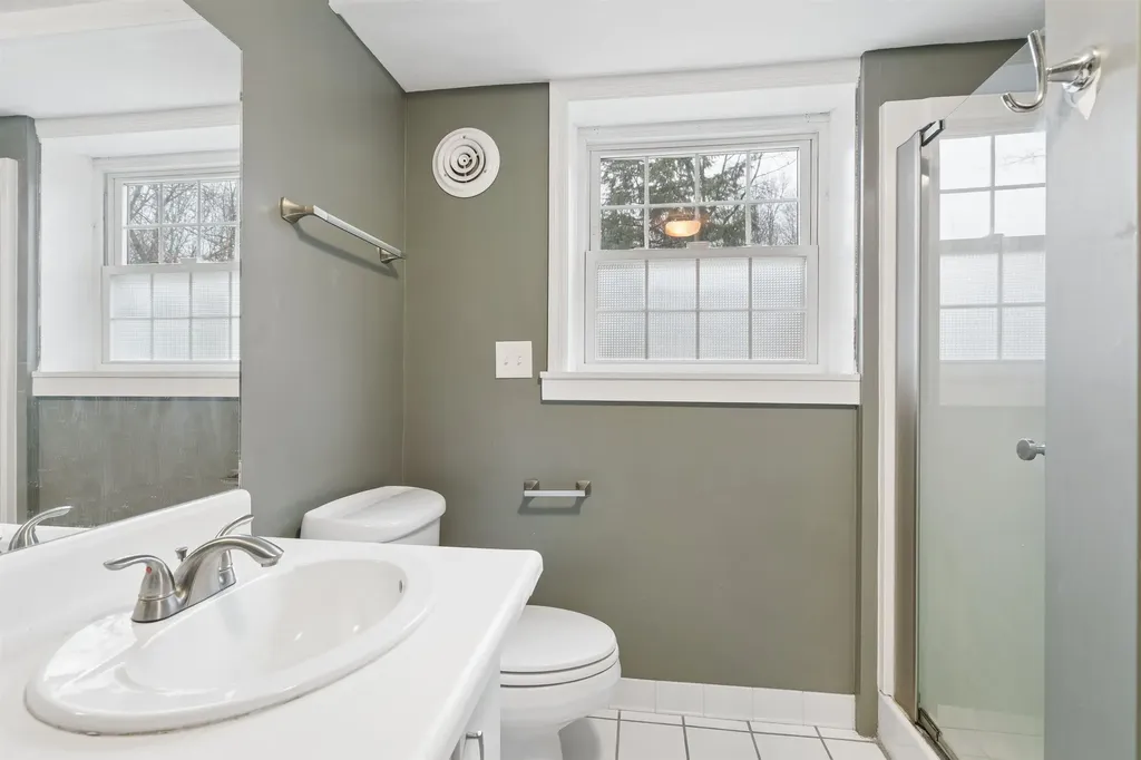 20 Tenley Drive Lebanon NH 03784