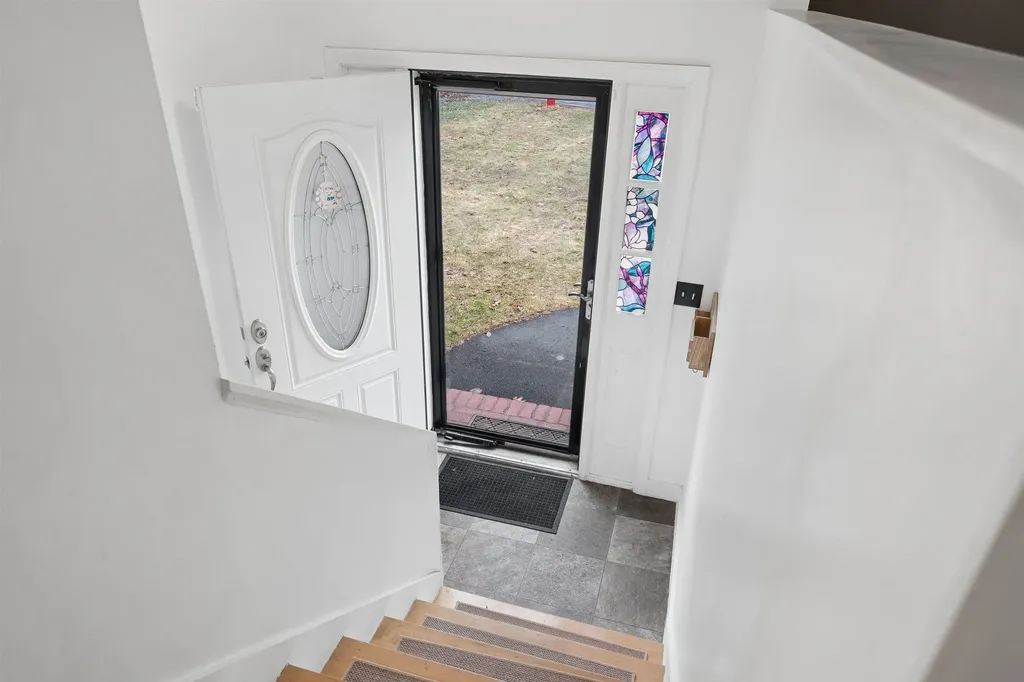 20 Tenley Drive Lebanon NH 03784