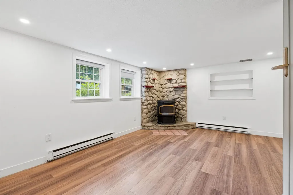 20 Tenley Drive Lebanon NH 03784