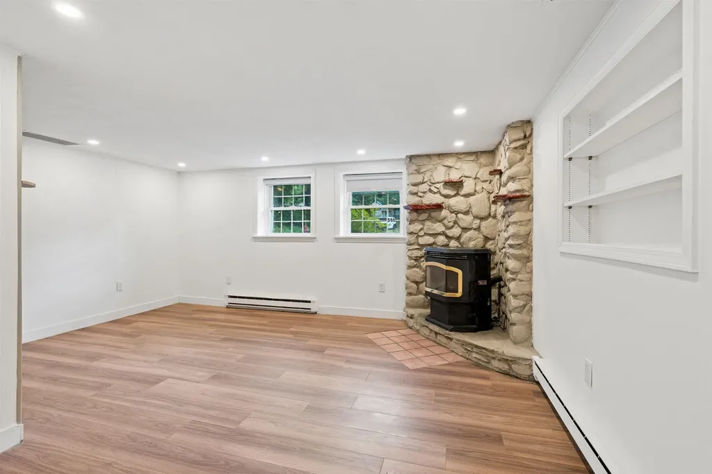 20 Tenley Drive Lebanon NH 03784