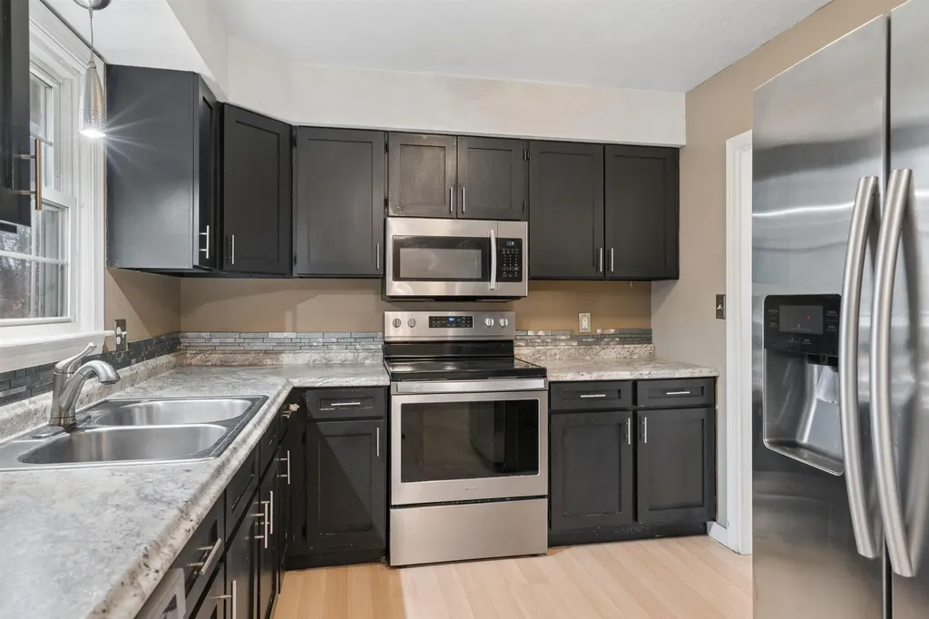 20 Tenley Drive Lebanon NH 03784